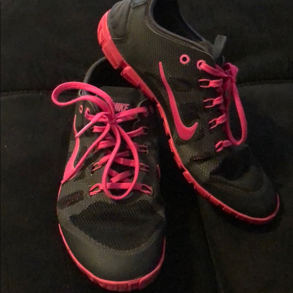 Nike training shoes! They are like new (see pics)